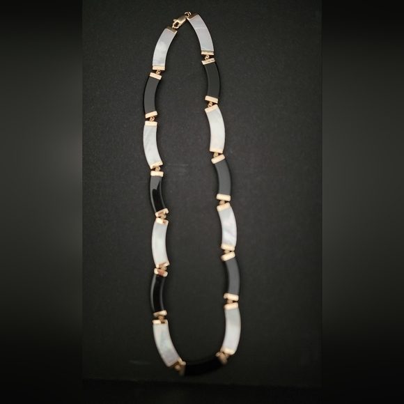 Necklace - Picture 5 of 9